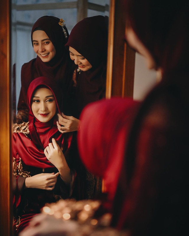 7 Potret Dian Pelangi dalam berbagai kesempatan, anggun dan memesona