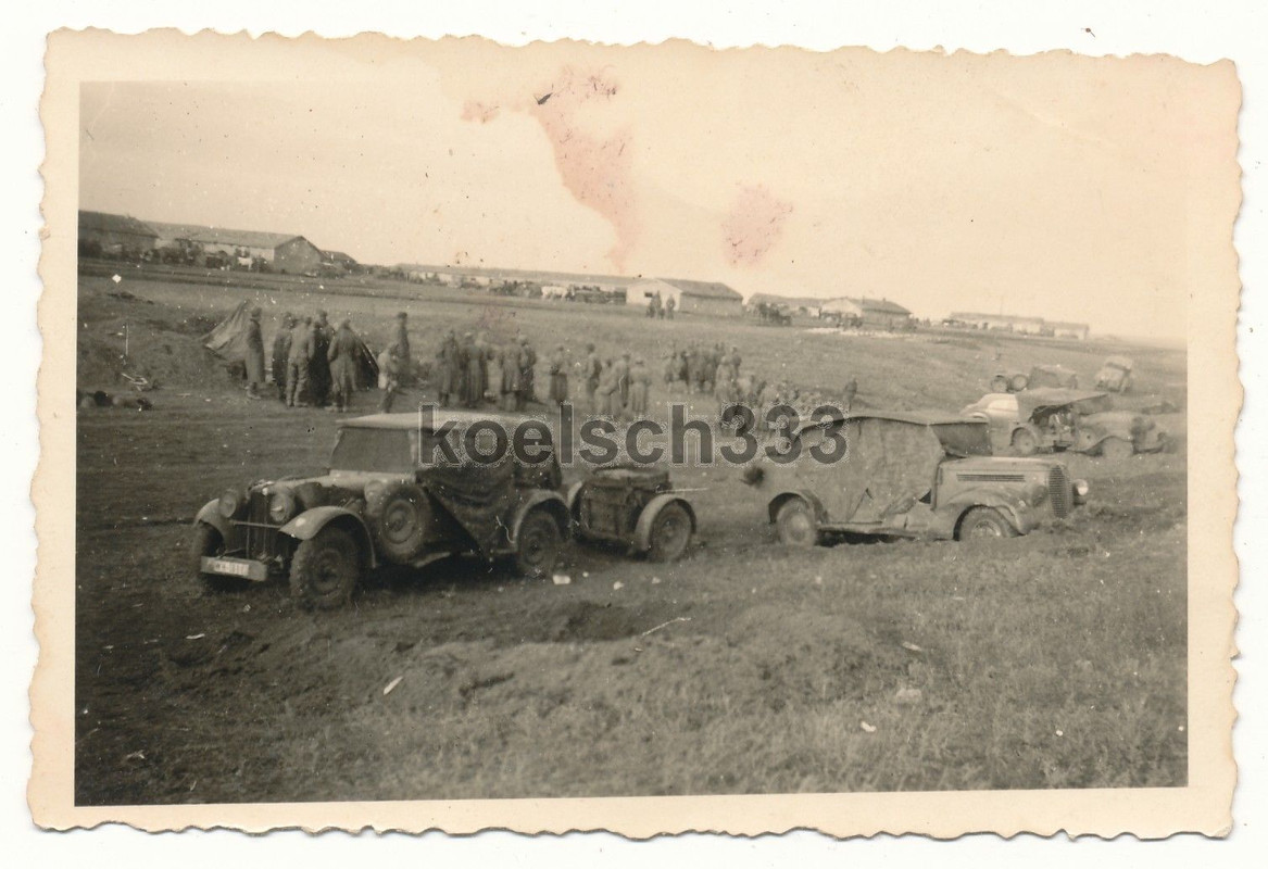 Foto Ford PKW Kübelwagen mit Anhänger Wehrmacht 