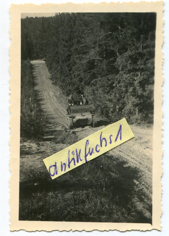 Foto - 3 - Panzer mit Sonder-Aufbau der Reichs-Motor-Schule Lyck in Ostpreußen