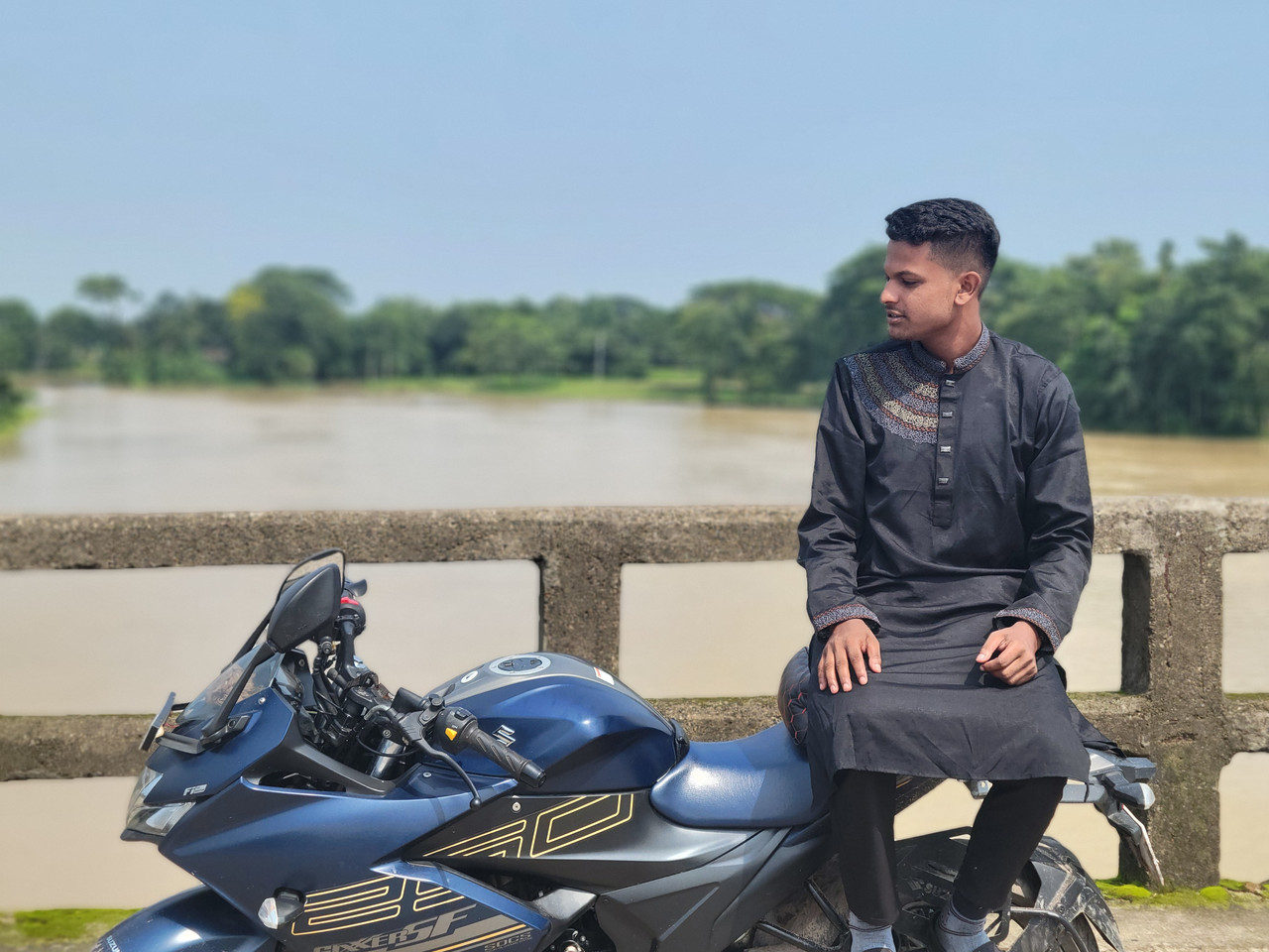 ব্যানার ৪
