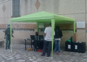 Un total y rotundo fracaso resultó la convocatoria de la oposición a firmar para solicitar revocatorio contra Maduro FKChi3s-Xw-As-EH13