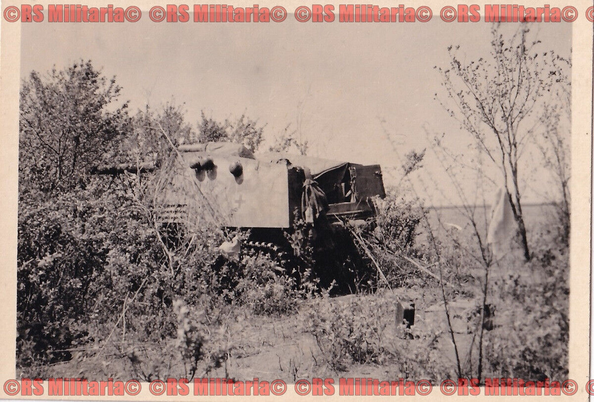 3x Sd.Kfz. 165 HUMMEL  Wappen Artillerie Rgt 75 4.-PzArtRgt 75 3.PD #18 (1)