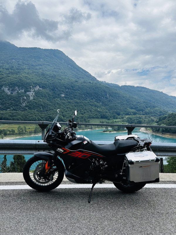 72A320F2-AE32-4273-ADC3-39666A7DD98F