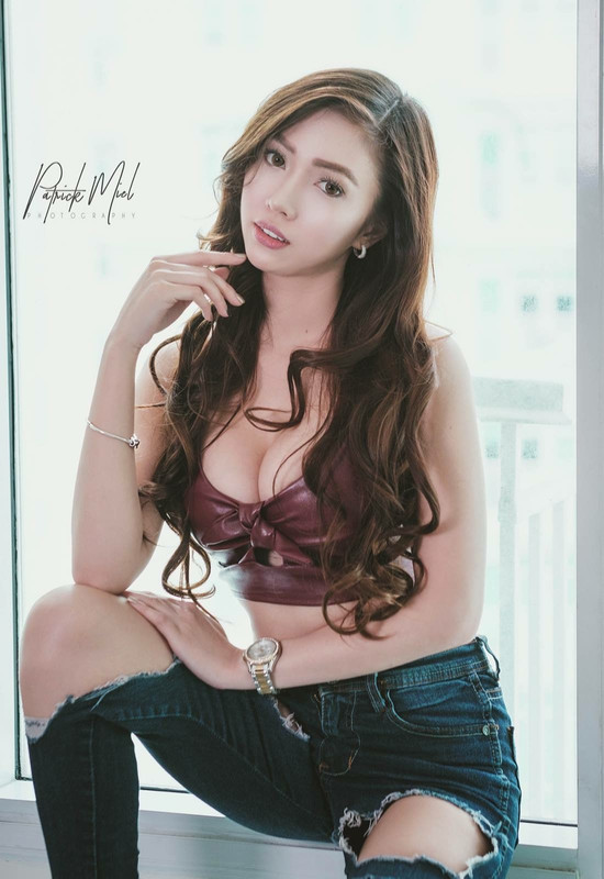 2A0E1135-94B1-46F9-B95F-0FFCDEE40C9D