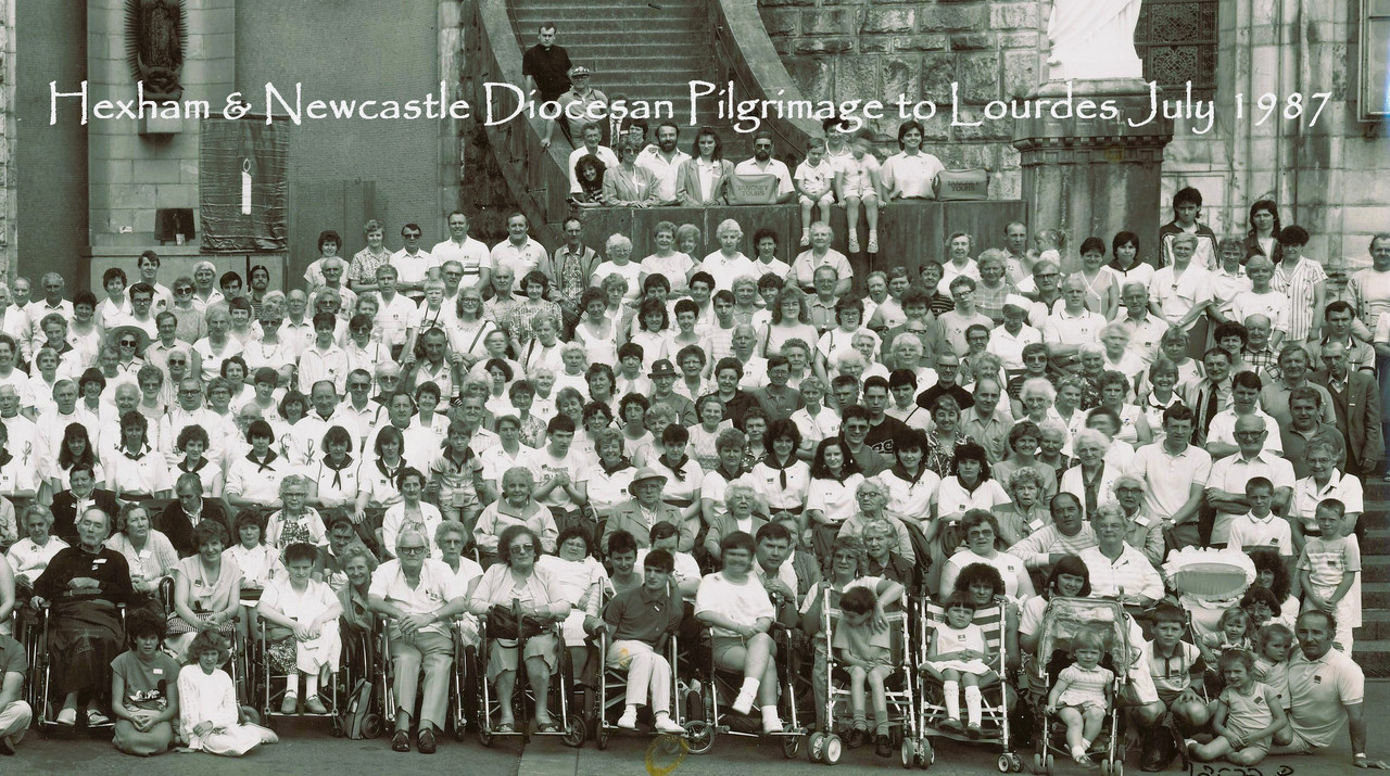 lourdes-1987-(2)-with-Hebburn-folk-on