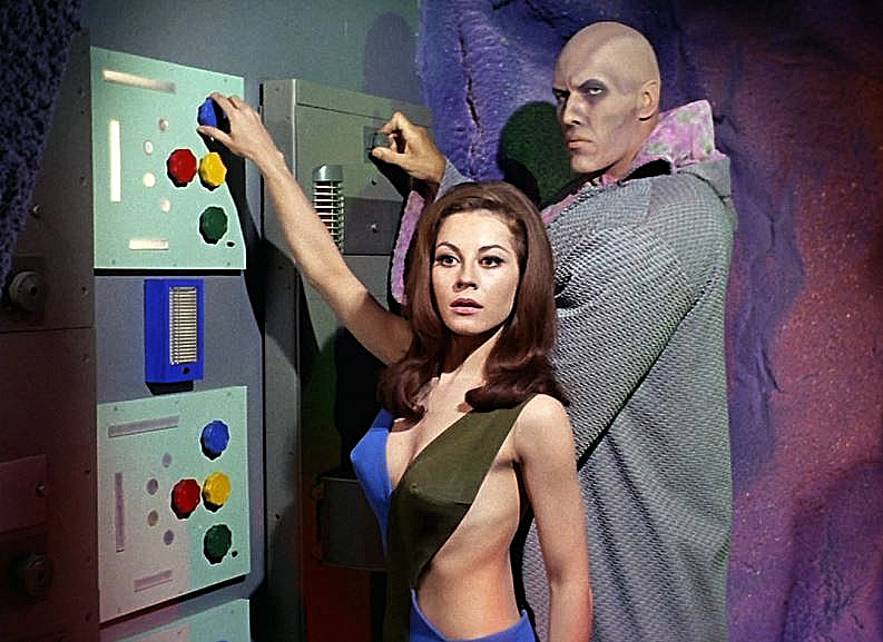 STAR-TREK-TED-CASSIDY-SHERRY-JACKSON-FOTOR.jpg