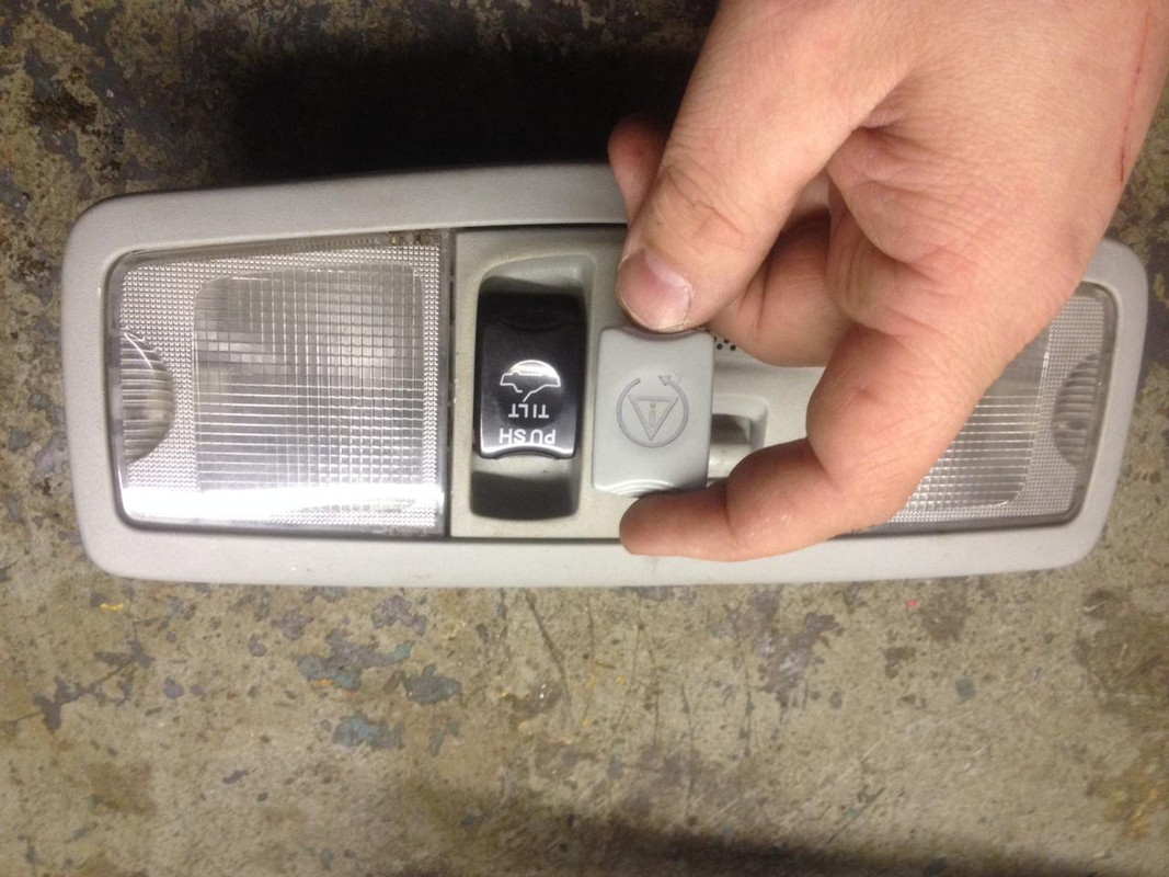 плафон гольф 4 variant. солярис 2011 плафон с подсветкой кнопок. плафон салонный audi q7 2012. плафон с кнопкой. плафон освещения салона нефаз 5299.