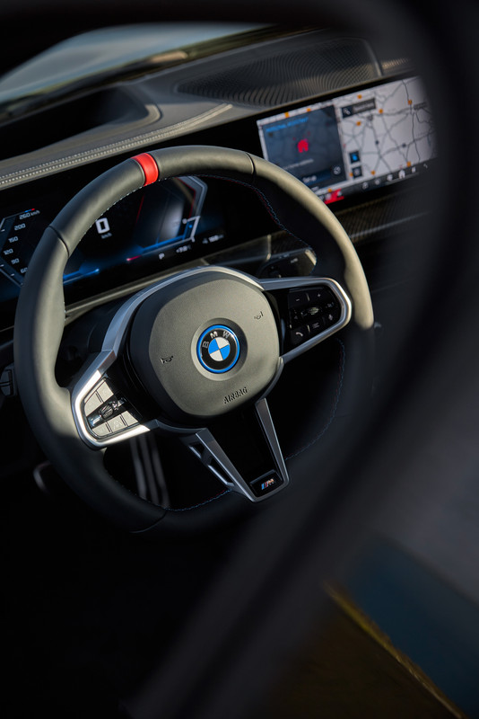 P90546651_highRes_the-new-bmw-i4-m50-x