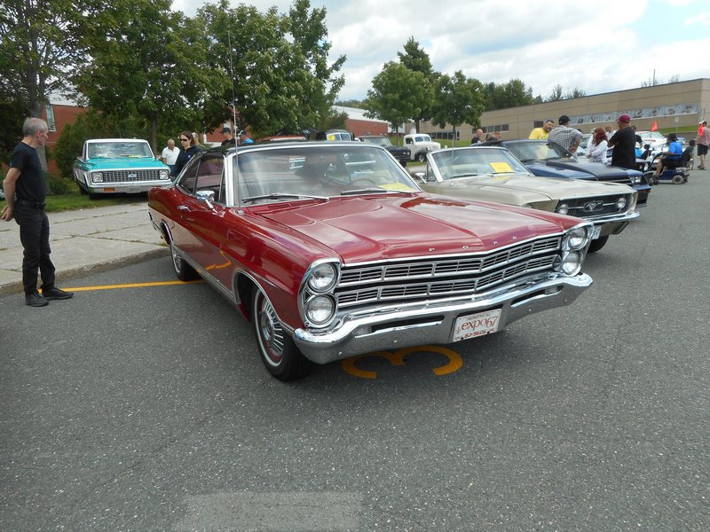 AUTO - Expo D'auto V8 Antique de Ste-Marie - 6 août 2023 V8-23-090