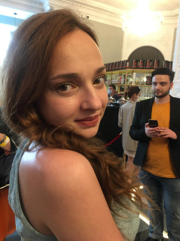 CB9DA910-DE28-4503-A0F1-A78AEBF9C051