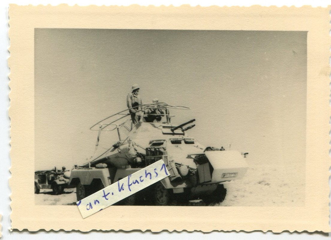 8-Rad Funk-Schützen-Panzer mit WH-517118 des Afrikakorps in Afri