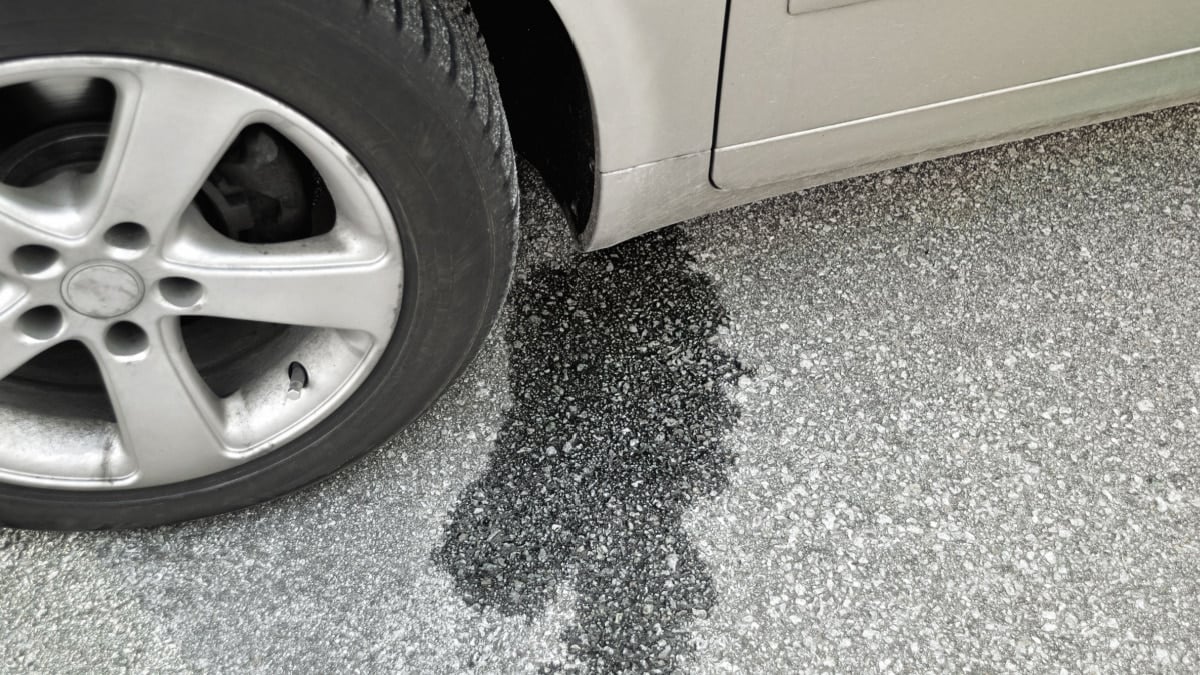 Water-leaking-under-car.jpg
