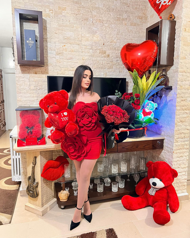 صور إليسا أندونيان 2025 - فضايح مثيرة | إليسا أندونيان سكس 2026! Elissaandonian-1756229888546