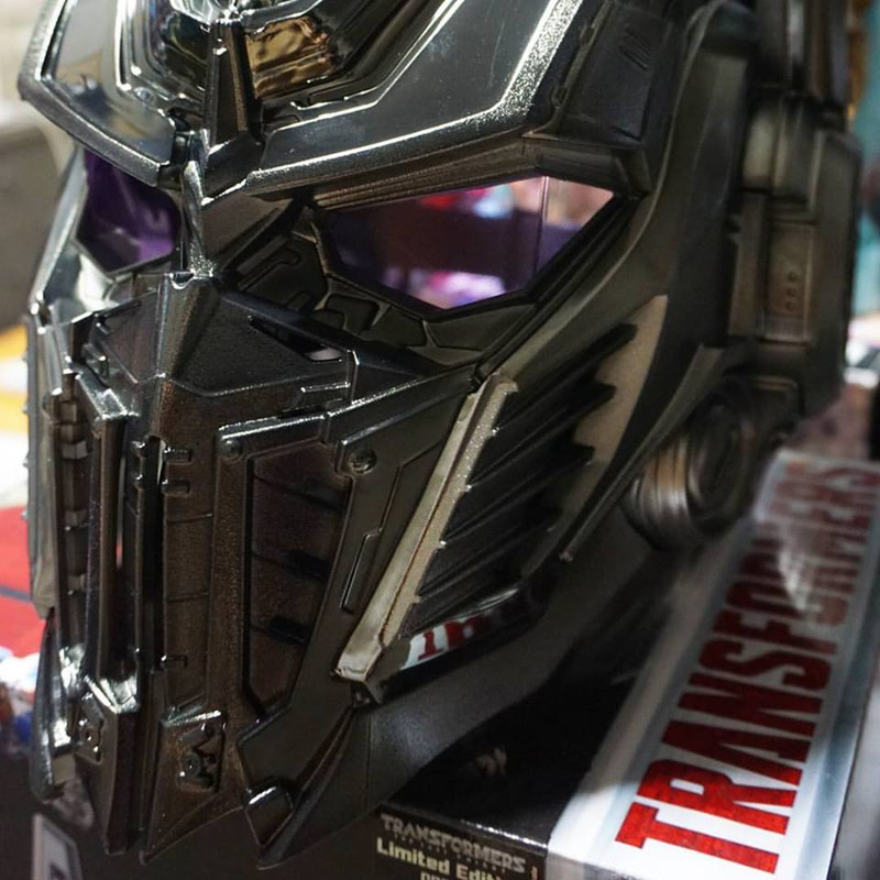 The-Last-Knight-Limited-Voice-Helmet-03