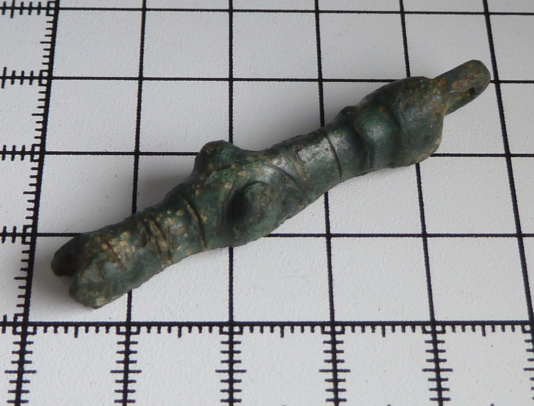 zoomorphic broach 003