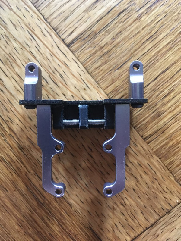 UMG 6x6 Axial IMG-2160