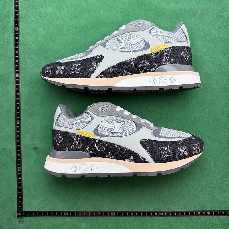 319、Louis Vuitton Run Away