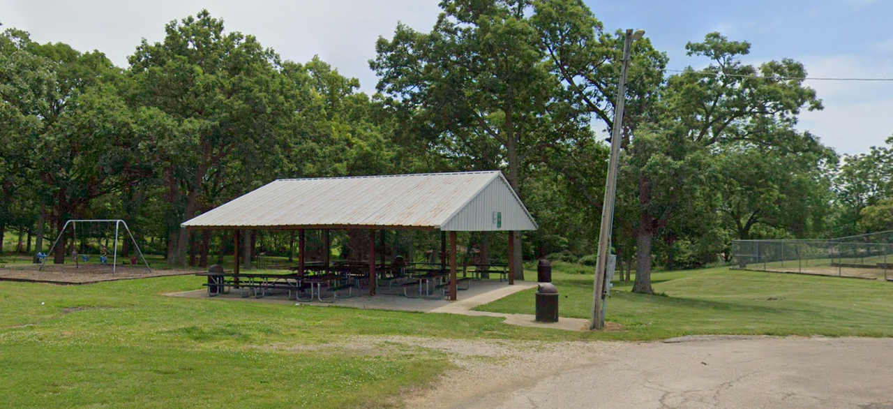 Lion's Park Shelter photograph