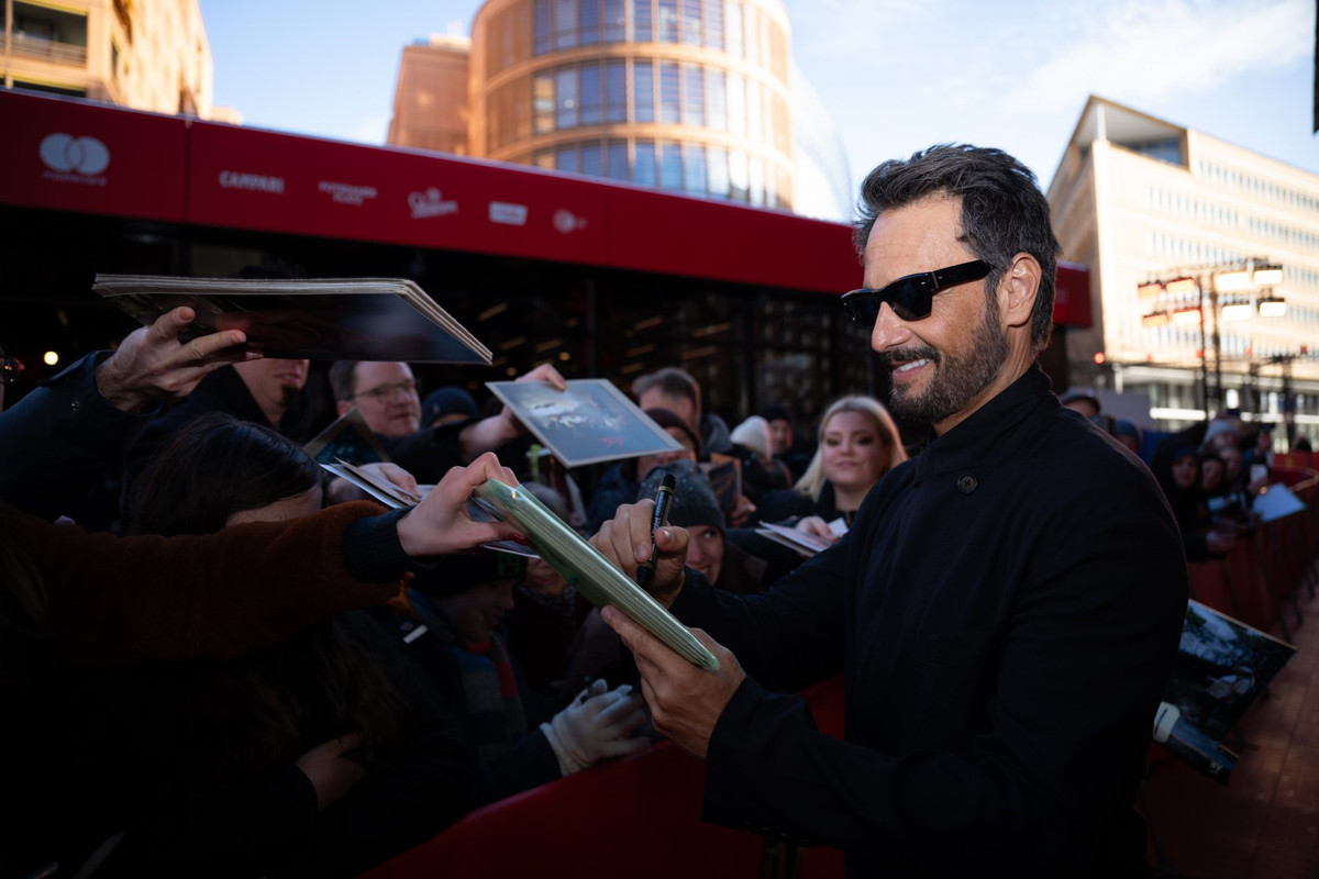 Rodrigo Santoro durante a premiação de O Último Azul