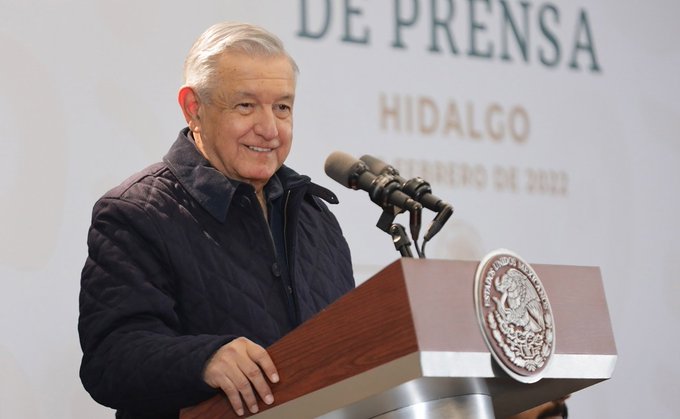 AMLO responde a Pedro Sola y lo invita a participar en la revocación de mandato