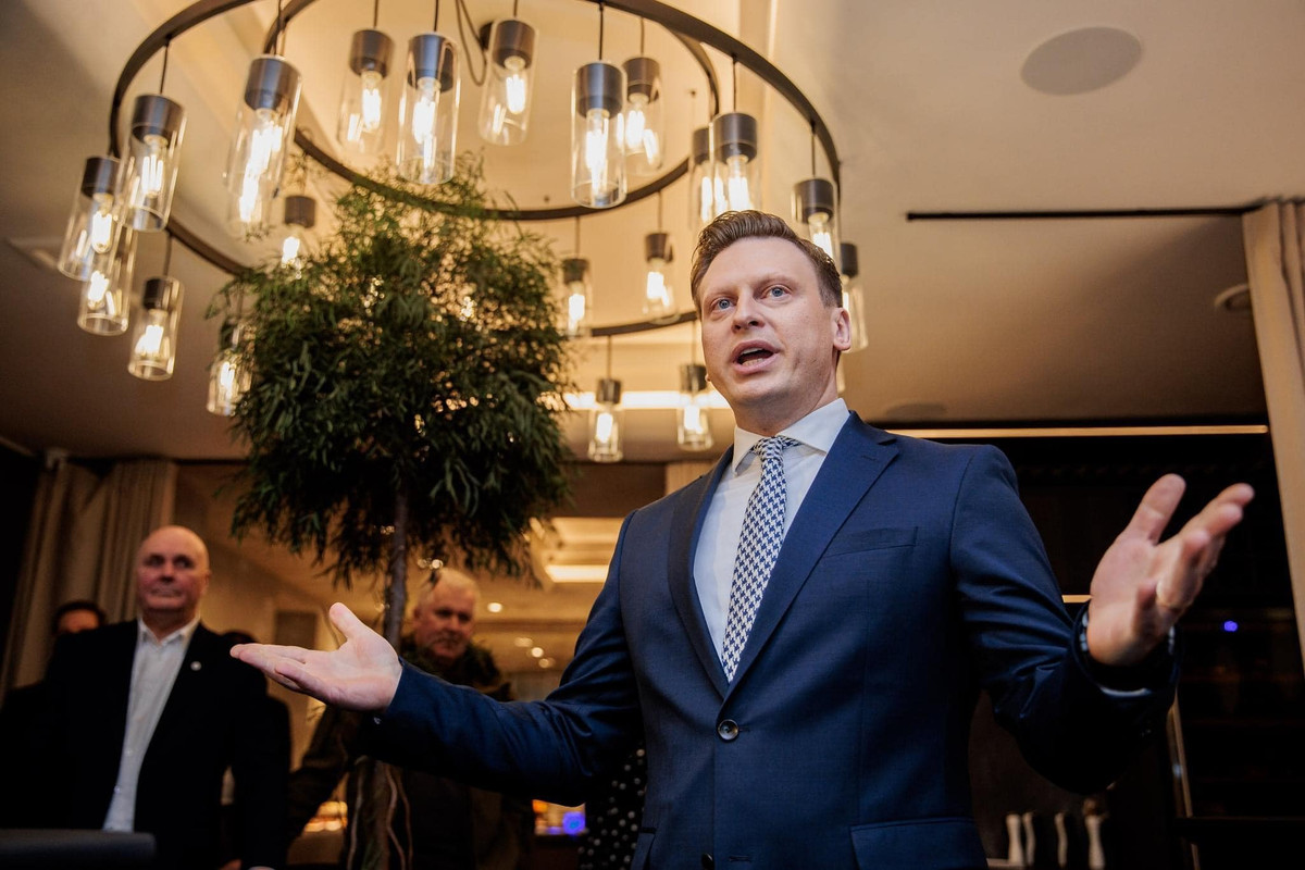 Seimo nariai sako Benkunskienės Seime nematę, nors tokios efektingos moters sunku nepastebėti