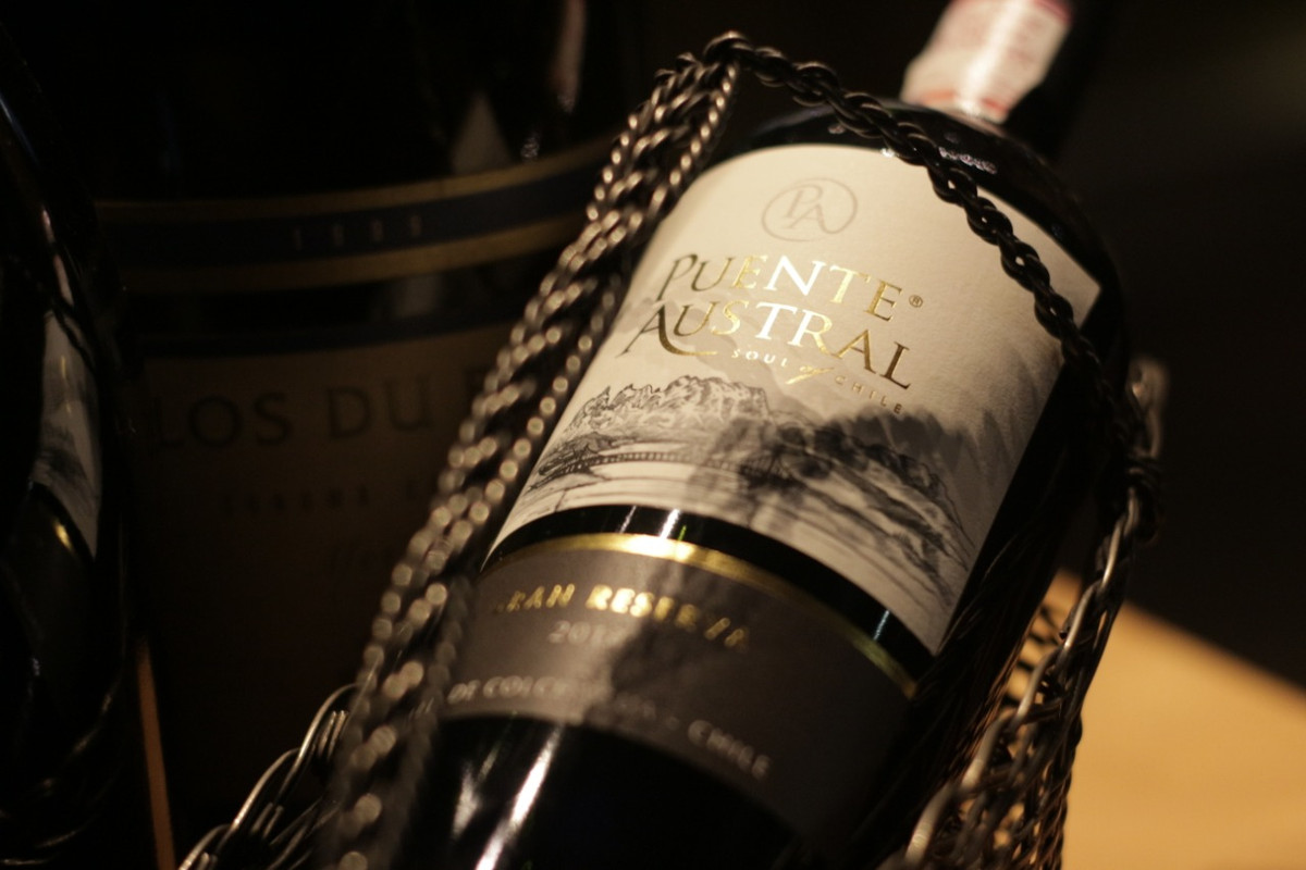 Puente Austral Wine