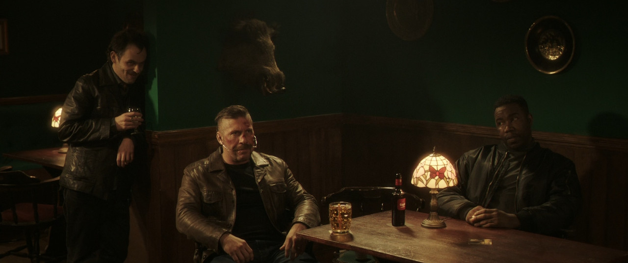 Accident Man (2018).mkv_snapshot_01.14.57_[2018.02.08_22.39.42]