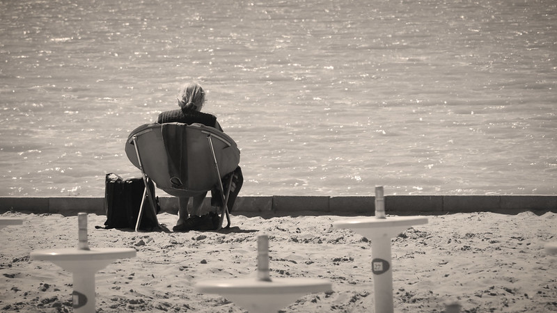 blacknwhite-beach.jpg
