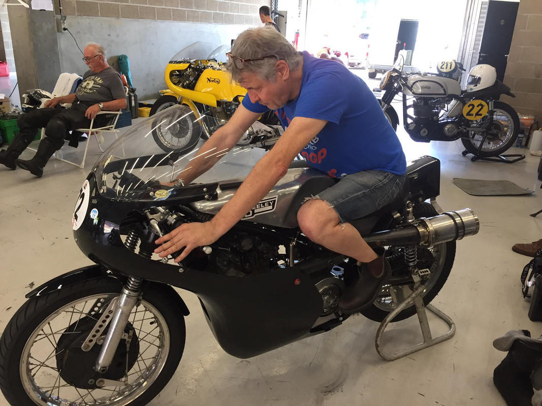 6C87E803-3D1C-4BED-9866-1433EC816A7C