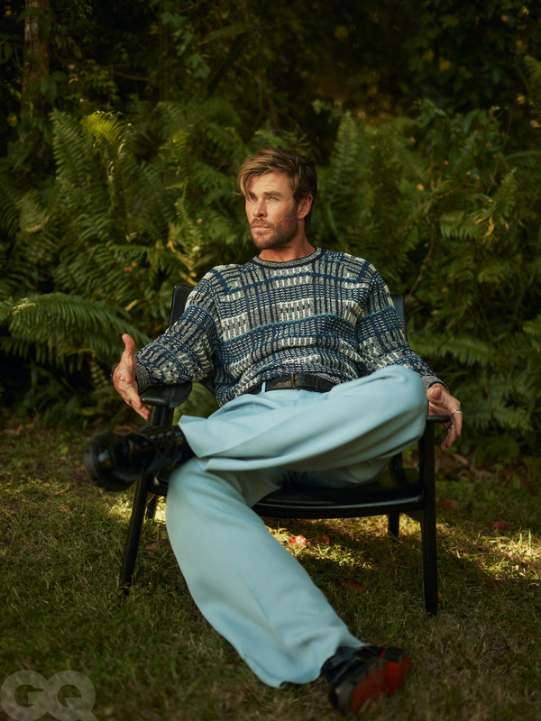 GQSUMMERONLINE-CHRIS-HEMSWORTH-ONLINE-2.jpg