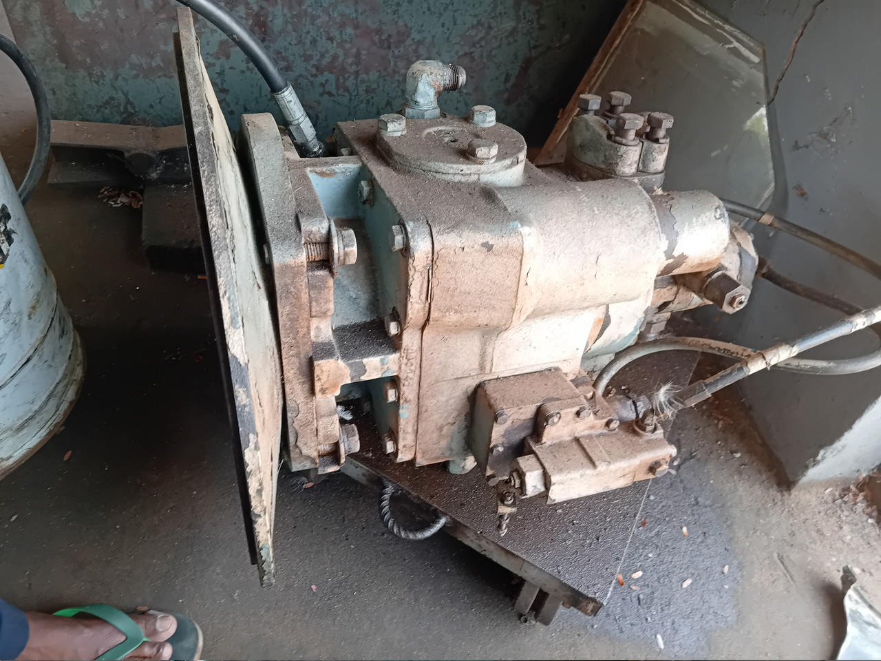 Pompe hydraulique à pistons axiaux