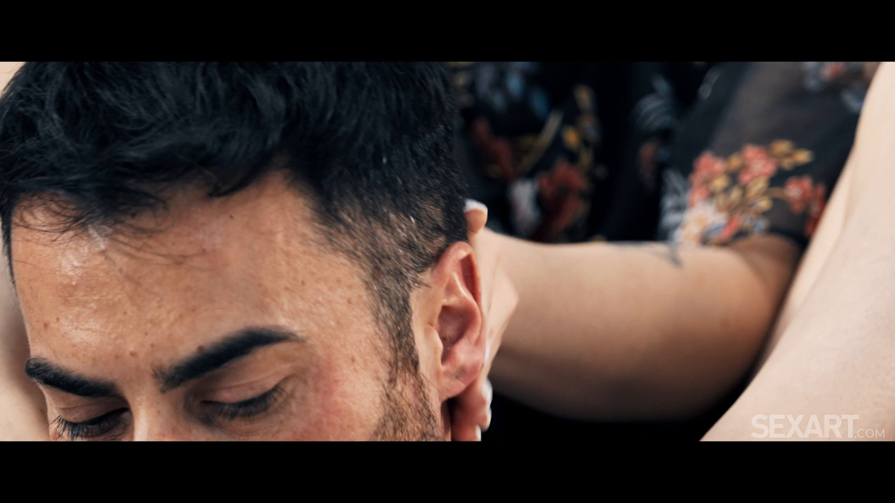 Alice Klay - Touching Refreshment - SEXART.mp4.0002