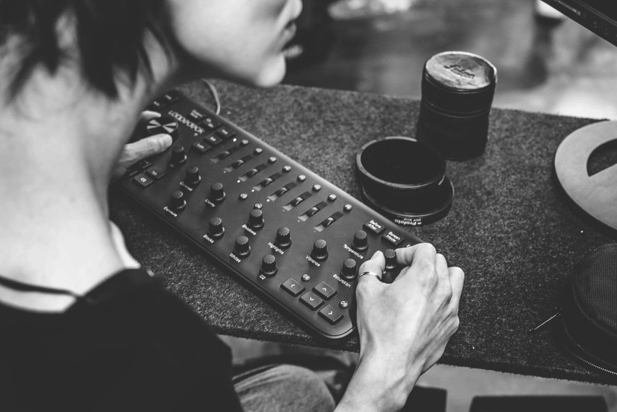 jual Loupedeck + Photo Editing Console for Lightroom 