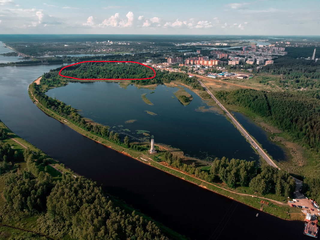 участок у лебяжьего озера