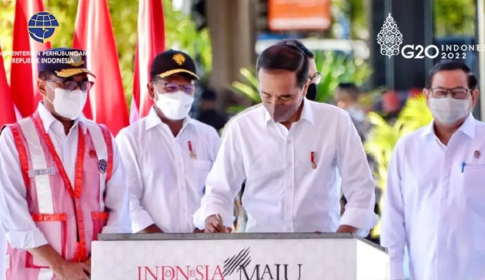 Presiden Joko Widodo meresmikan perluasan Bandara Komodo di Labuan Bajo, Nusa Tenggara Timur (NTT) pada Kamis (21/7/2022).