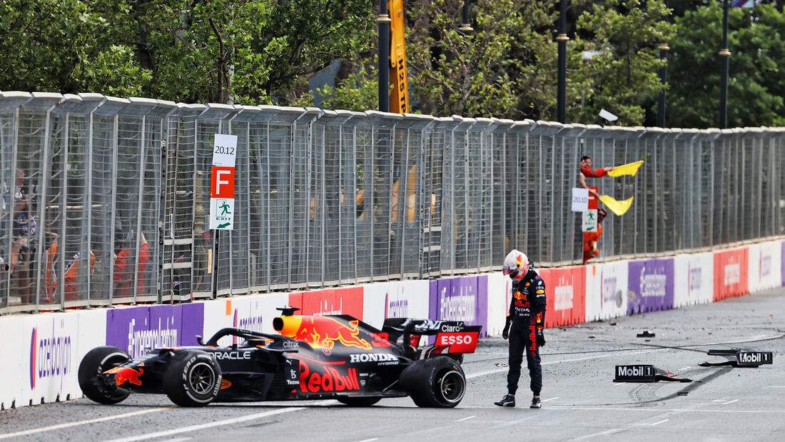 Max-Verstappen-Red-Bull-GP-Aserbaidschan-2021-Baku-Rennen-169Gallery-9322bcbd-1801351