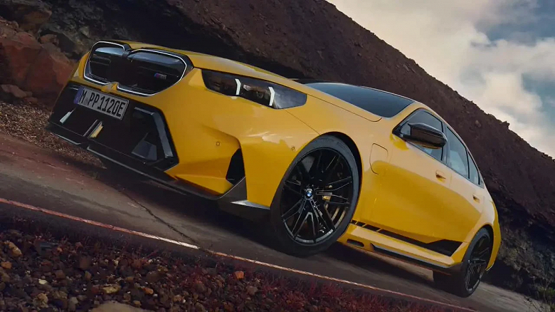 BMW M5 2025 cuenta con un sistema híbrido enchufable que consta de un motor V8 de 4,4 litros y un motor eléctrico