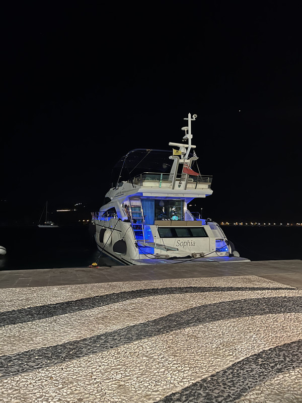 EC5F5697-AFC5-4FDF-BC9F-31E249E15867