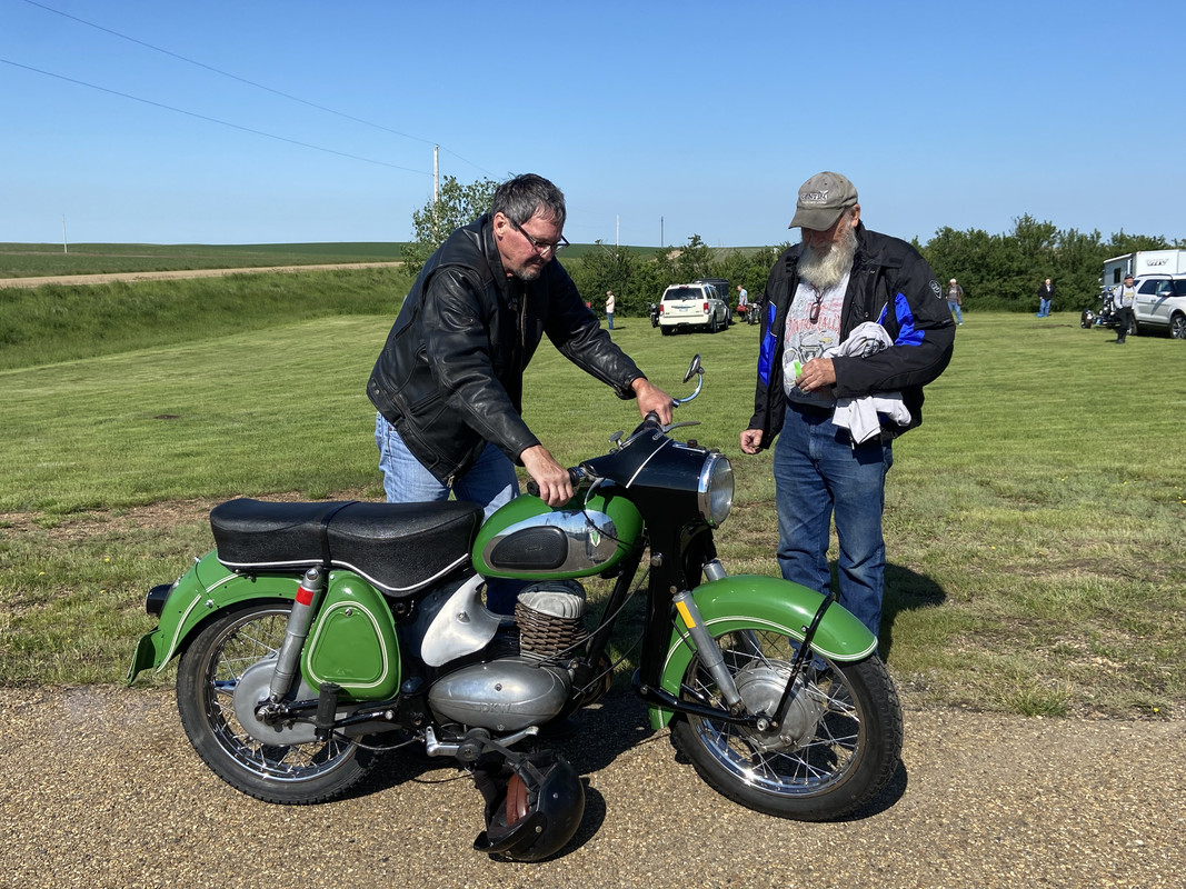 8E7D299E-2A3F-470A-97E3-E7CA980B9BEA