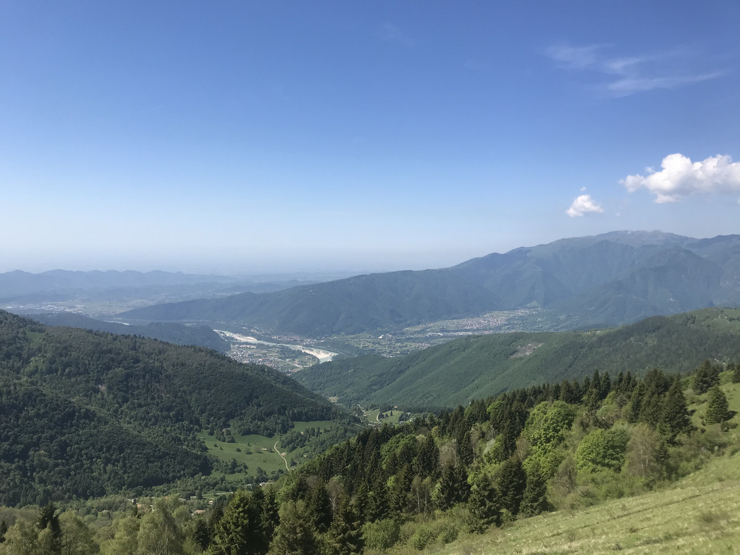 00B6ACEC-3260-4AFF-9BF4-99F7EE2F059C