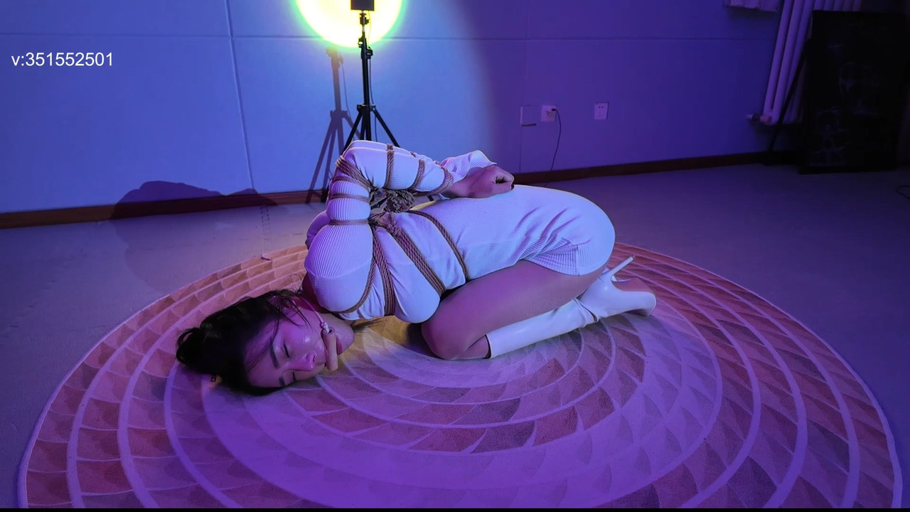 一绳所爱 鸡翅膀悬吊，绑哭杨若琳.mp4_20241201_130632.937