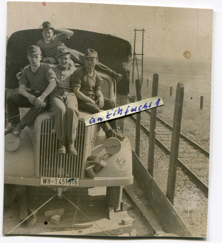 Militär-LKW WH-1451516 mit Brandenburger Adler a