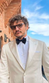 new-old-PEDRO-PASCAL-photo-from-Venice-F