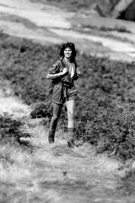 Caroline_Munro_c90