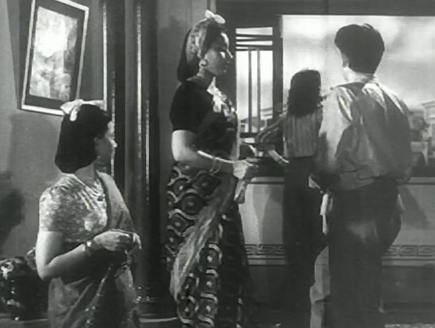 Sunehre-Din-1949-DVDRip-Hindi-360p-AVC-AAC-2-0-ESub-mkv-0002