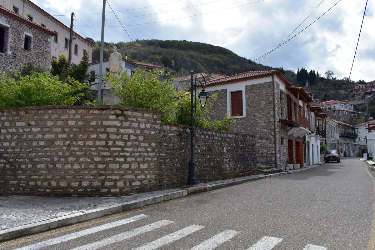 Ανδρίτσαινα