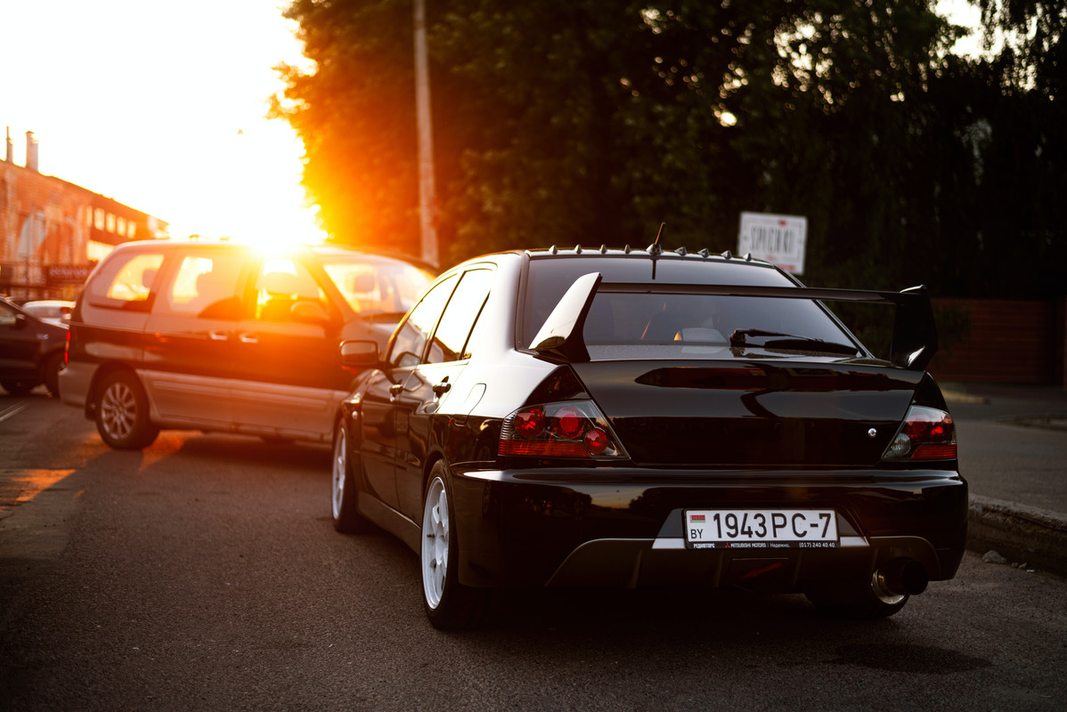 Modified Mitsubishi Lancer Evo 9 7