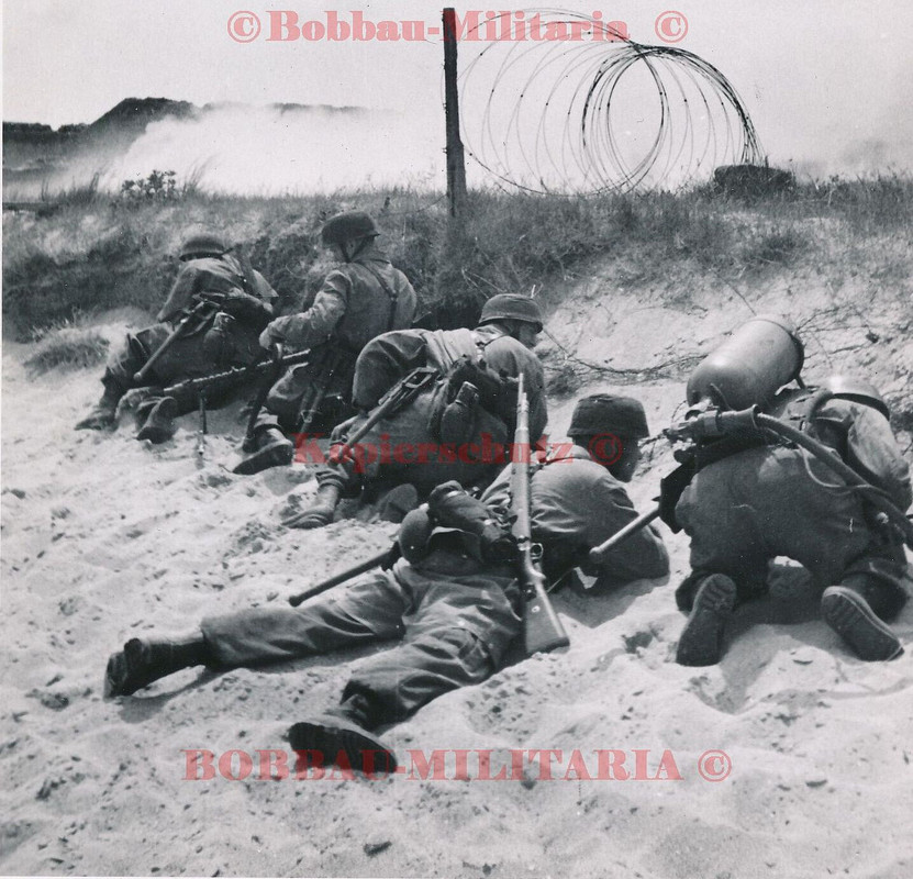 Foto Italien Anzio-Nettuno 1944 Fallschirmjäger Flammenwerfer flamethrower