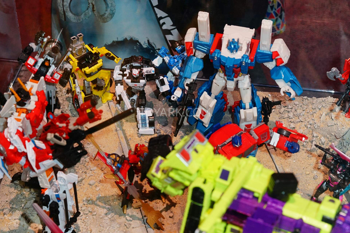 SDCC2015-Hasbro-Transformers-Combiner-Wars-070