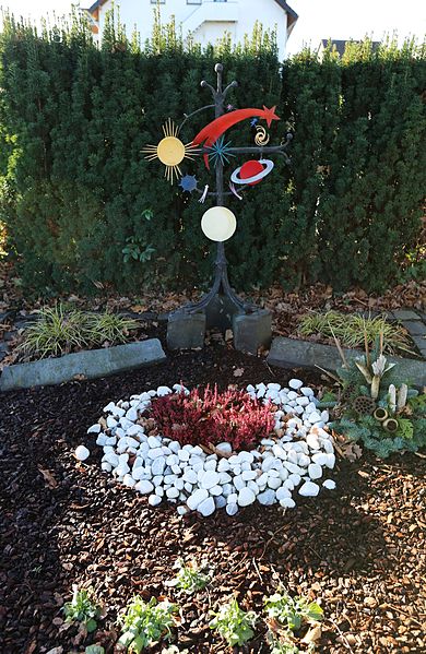Grabst-tte-Heinrich-B-ll-und-Ehefrau-Annemarie-Bergfriedhof-Merten-Bornheim